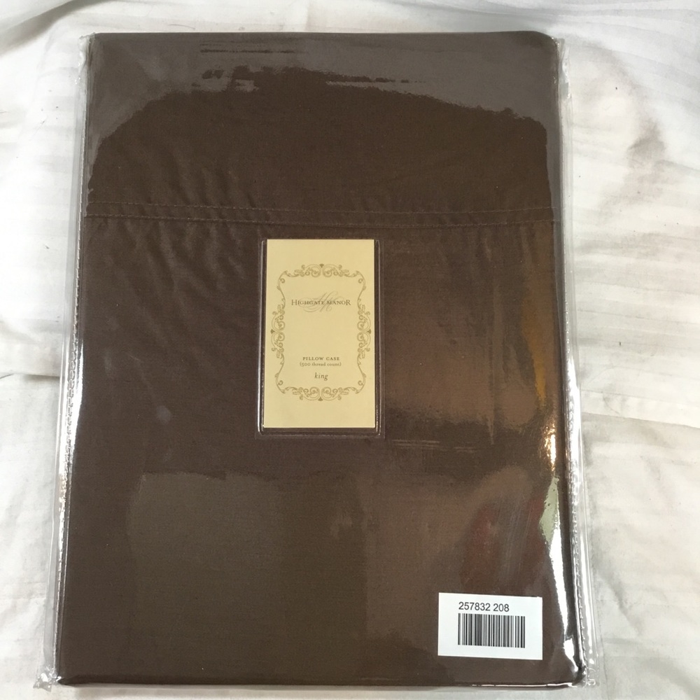 Hi gate Manor king pillowcases, NIB, 500 tc, 2 cases